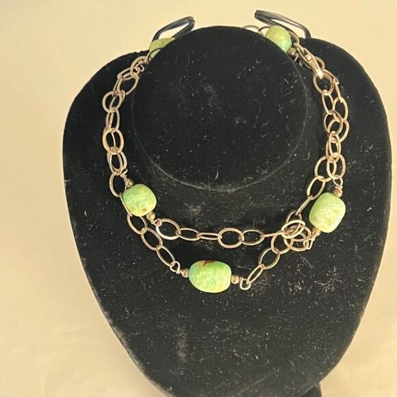5/ $25 Green Stone and chain necklace - Picture 2 of 6